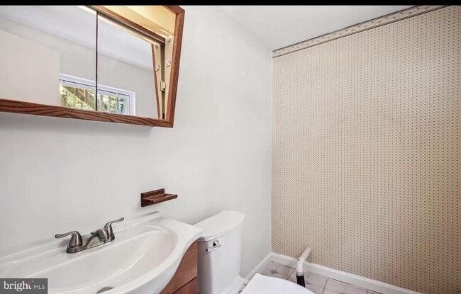 7997 Nolcrest Rd in Glen Burnie, MD - Building Photo - Building Photo