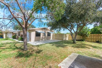 272 NE 13th St in Delray Beach, FL - Building Photo - Building Photo