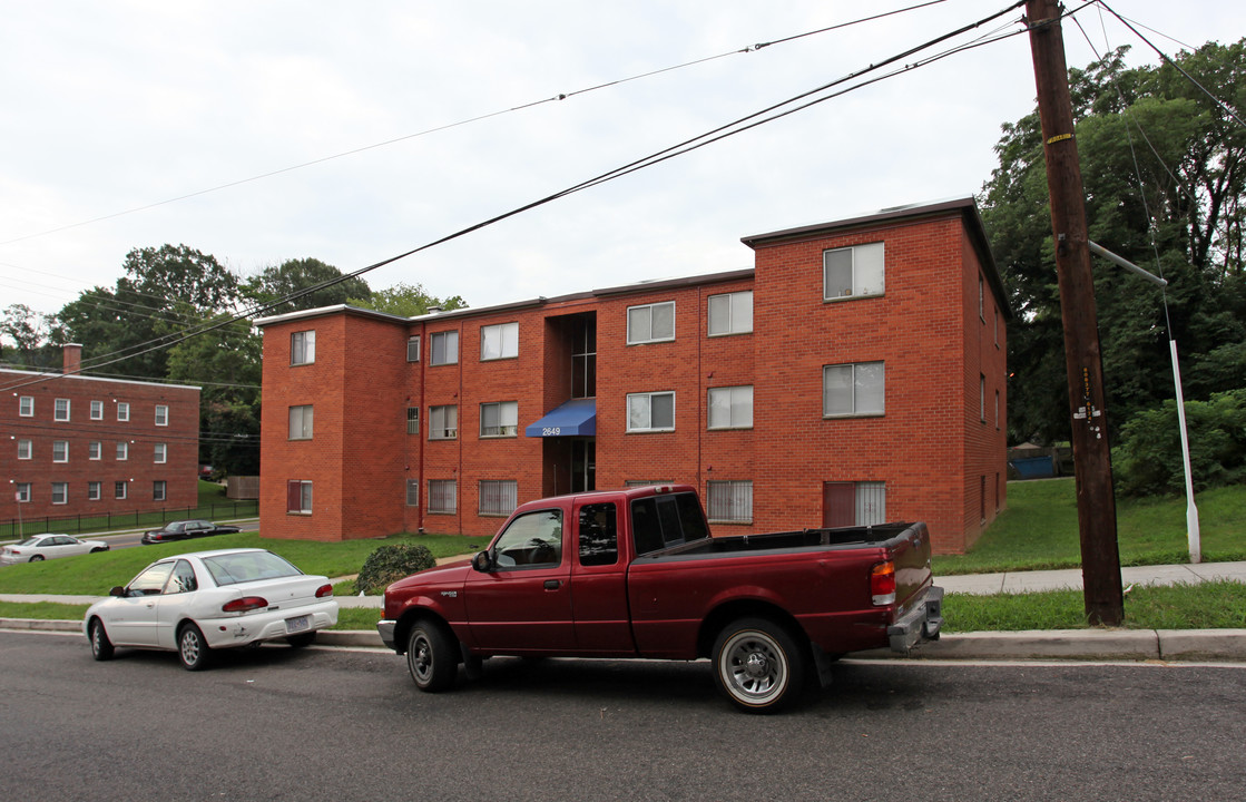 2649 Q St SE in Washington, DC - Foto de edificio