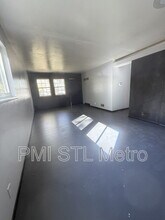 10736 Spring Garden Dr in St. Louis, MO - Building Photo - Building Photo