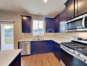 259 Jasmine Ln N in Enumclaw, WA - Building Photo - Building Photo