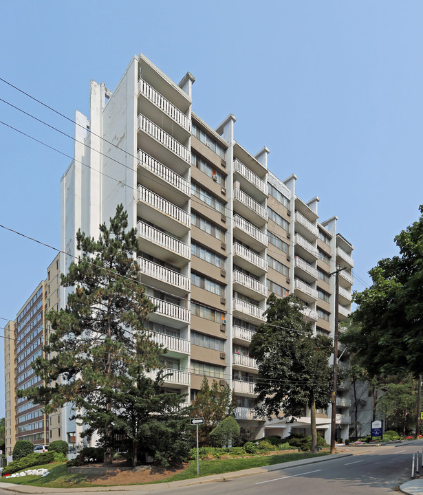 Berkshire Apartments in Hamilton, ON - Building Photo