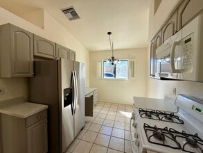 328 W Santa Barbara, Unit 610041 in Nogales, AZ - Foto de edificio - Building Photo