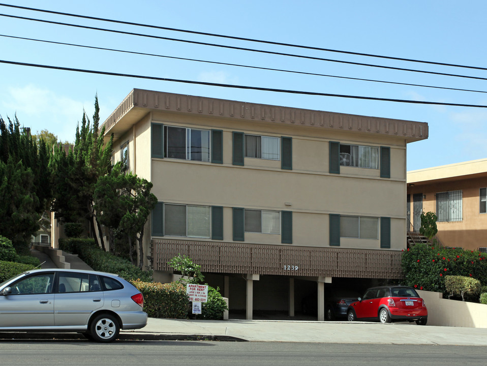 Robinson Avenue Apartments in San Diego, CA - Building Photo