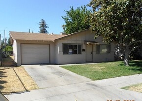 3842 E Lyell Ave in Fresno, CA - Building Photo