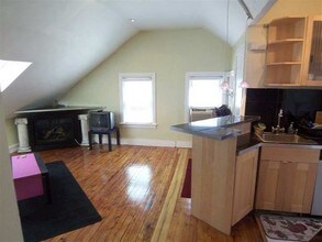 12 Africa St, Unit 3 in Providence, RI - Building Photo - Building Photo