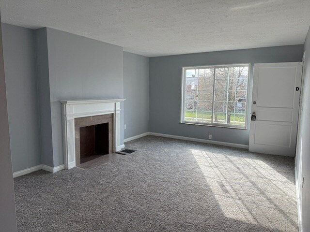 2062 Ridgeview Rd, Unit Upper Arlington Garden in Columbus, OH - Building Photo