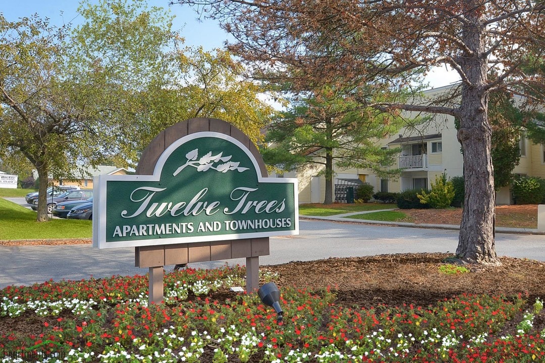 Twelve Trees Apartments & Townhomes in Harrisburg, PA - Foto de edificio