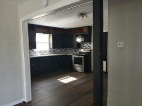 1108 Poindexter Ave in Cleburne, TX - Building Photo - Building Photo