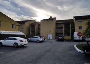 15470 SW 82nd Ln in Miami, FL - Building Photo