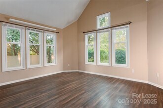 9205 Ravenwing Dr in Charlotte, NC - Building Photo - Building Photo