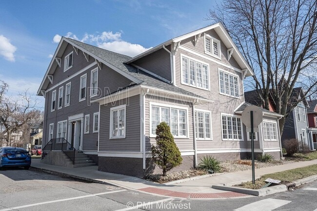 125 E 17th St in Indianapolis, IN - Foto de edificio - Building Photo