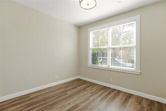 55 Jade Flower in Irvine, CA - Building Photo - Building Photo