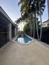 13601 NW 10th St in Miami, FL - Building Photo - Building Photo