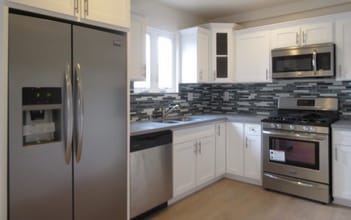 627 N Mariposa Ave in Los Angeles, CA - Foto de edificio - Building Photo