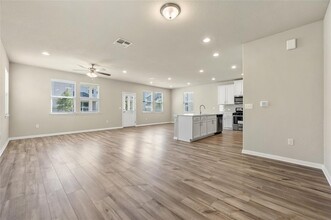 10017 Dawn Pearl Dr in Austin, TX - Foto de edificio - Building Photo