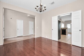8810 Sunforest Ln in Pearland, TX - Building Photo - Building Photo