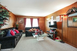 110-116 E Prairie St in Marengo, IL - Building Photo - Interior Photo