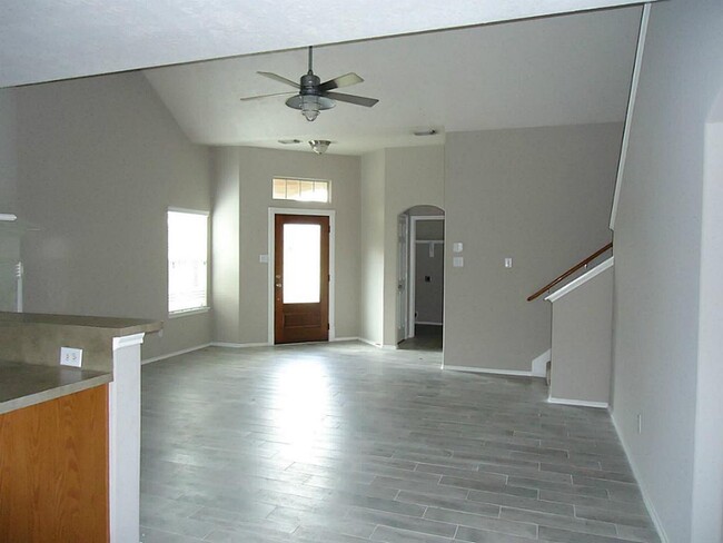 18468 Sunrise Oaks Ct in Montgomery, TX - Building Photo - Building Photo