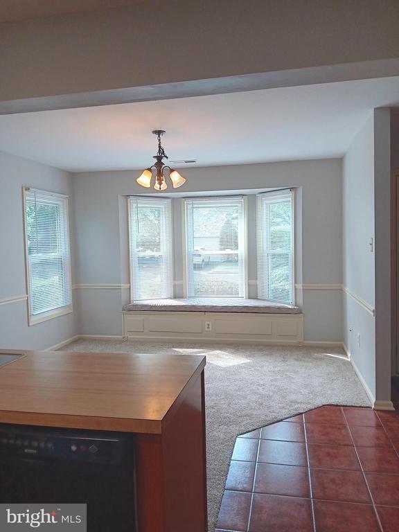 property at 27 Kanon Ct