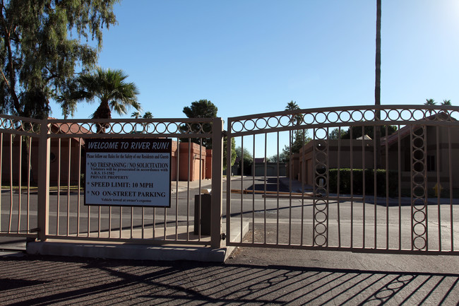 Por River Run in Tempe, AZ - Building Photo - Building Photo