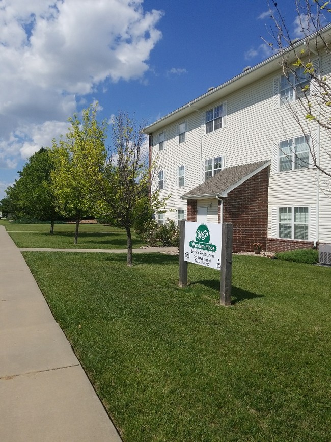 Wyndam Place Senior Residence - Hays in Hays, KS - Building Photo - Building Photo