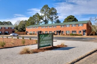 Welcome to Pinedale Apartments – Affordable Living in the Heart of Sumter! in Sumter, SC - Foto de edificio - Building Photo