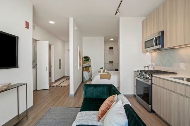 property at 508 S Damen Ave