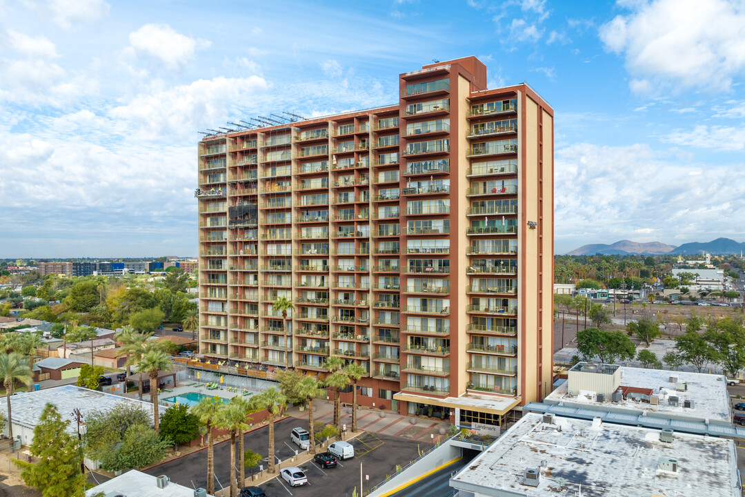 Landmark in Phoenix, AZ - Building Photo