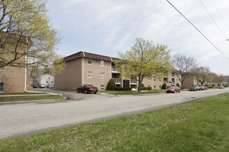 Villa Moderne Apartments in Valparaiso, IN - Building Photo - Building Photo