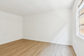 8800 Cedros Ave, Unit 8800 Cedros Ave in Panorama City, CA - Building Photo - Building Photo