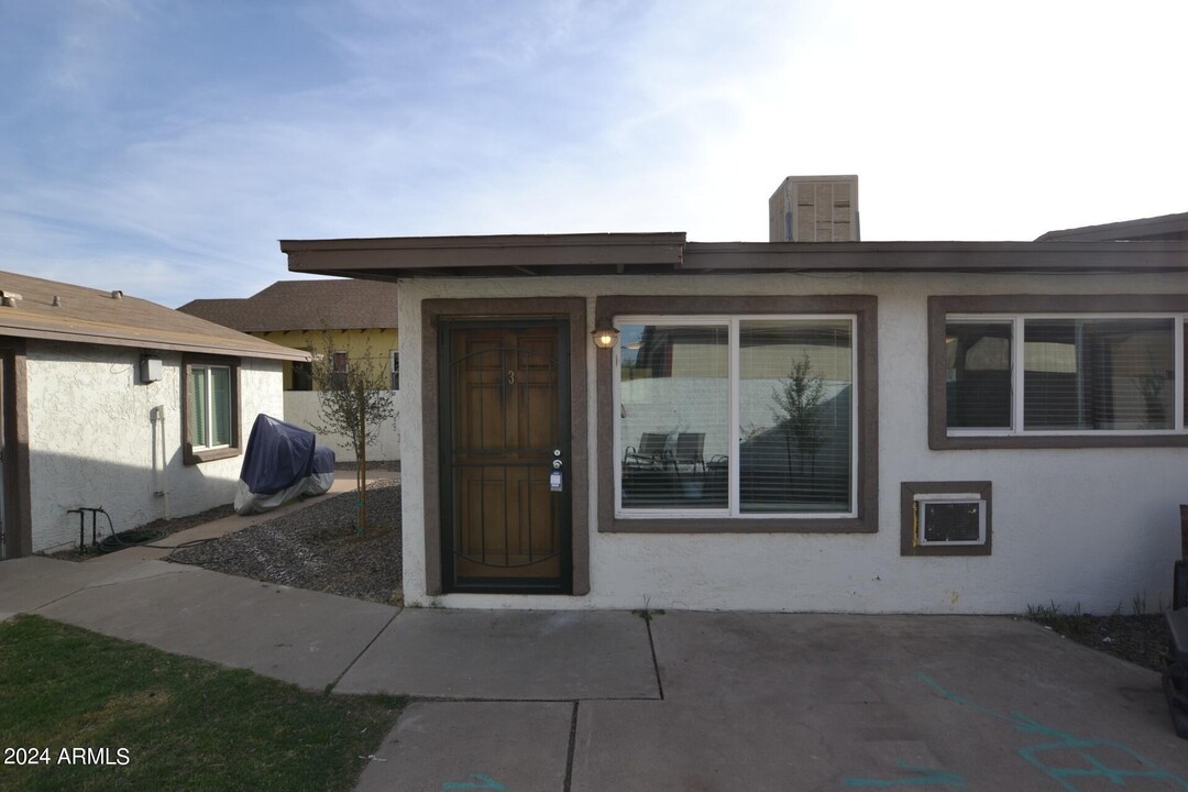 412 N 17th Dr, Unit 3 in Phoenix, AZ - Building Photo