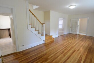 121 Hutchinson Blvd in Scarsdale, NY - Building Photo - Building Photo