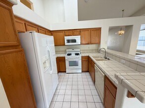 9841 Double Rock Dr in Las Vegas, NV - Building Photo - Building Photo