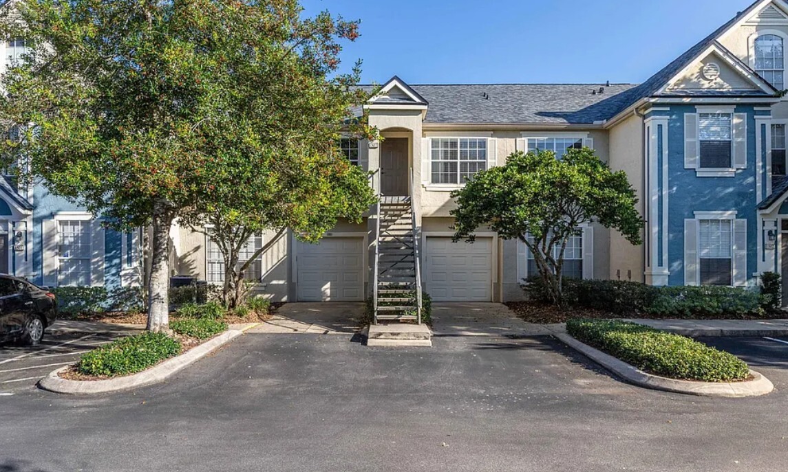 13703 Richmond Park Dr N, Unit 1507 in Jacksonville, FL - Building Photo