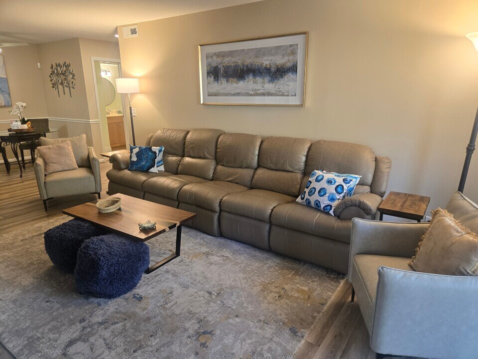 110 Heywood Rd, Unit Arden condo in Arden, NC - Foto de edificio