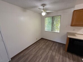 3346 Willow Ct SE in Salem, OR - Foto de edificio - Building Photo