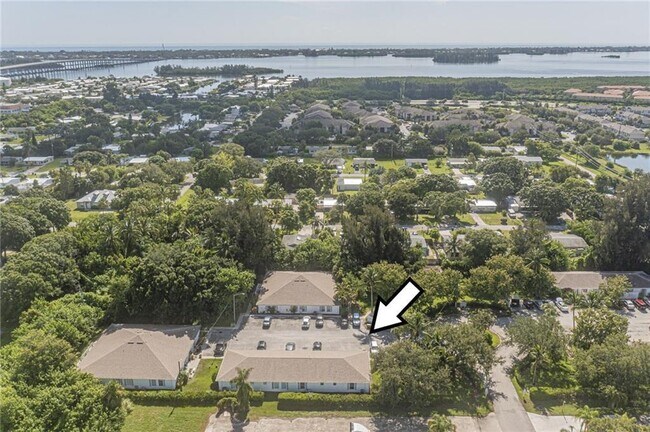 528 13th Pl in Vero Beach, FL - Building Photo - Building Photo