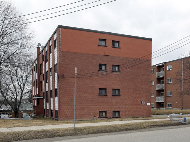 20 Weichel St in Kitchener, ON - Building Photo - Building Photo