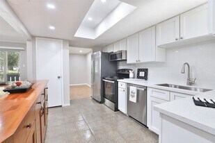 5005 Georgi Ln in Houston, TX - Building Photo