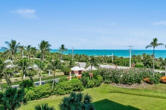 5047 N Hwy A1A in Fort Pierce, FL - Foto de edificio - Building Photo