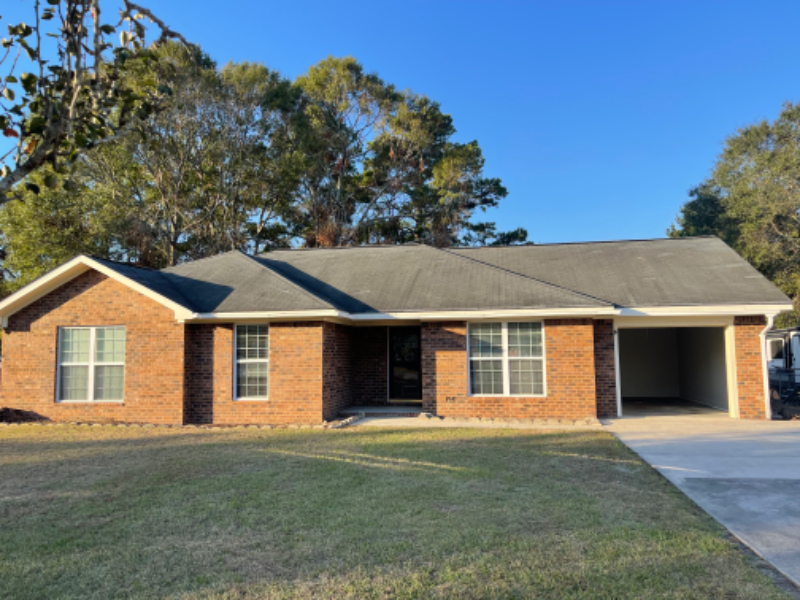 904 E Howard St in Glennville, GA - Foto de edificio