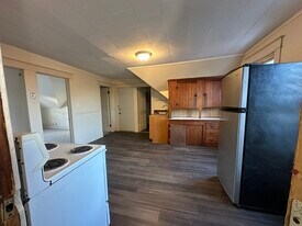 92 South St, Unit Apt 2 in Willimantic, CT - Building Photo