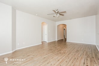 2113 Natchez Dr in Ennis, TX - Building Photo - Building Photo