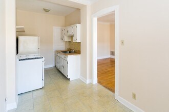 2249 W Wilson Ave in Chicago, IL - Building Photo - Building Photo