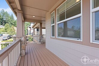 3636 NW 24th Cir in Camas, WA - Foto de edificio - Building Photo