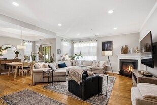 61 Taft Ln in Morristown, NJ - Building Photo