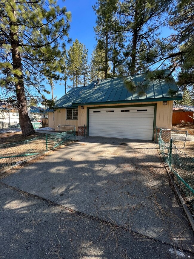 property at 3850 Pentagon Rd