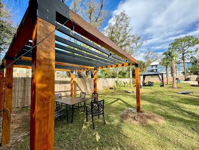 1816 W Gadsden St in Pensacola, FL - Foto de edificio - Building Photo