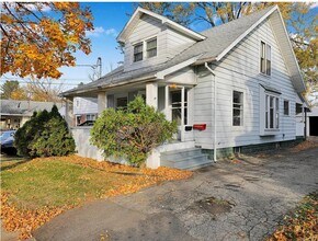 405 E Hodge Ave in Lansing, MI - Building Photo - Building Photo